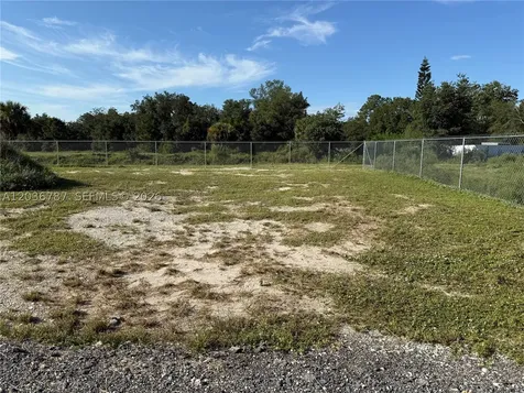 575 S Jinete Street Clewiston FL 33440