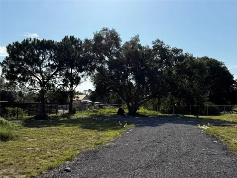 575 S Jinete Street Clewiston FL 33440