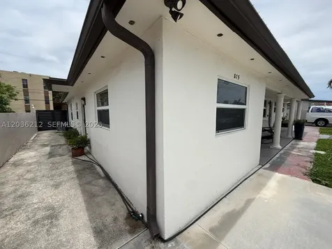 875 W 72nd Place Hialeah FL 33014