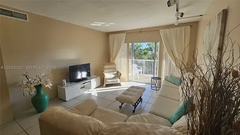 Hallandale Beach FL 33009