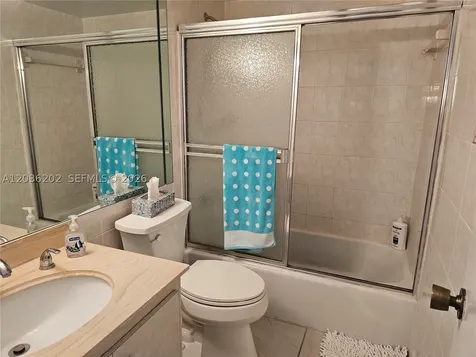 Hallandale Beach FL 33009