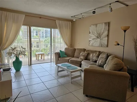 Hallandale Beach FL 33009