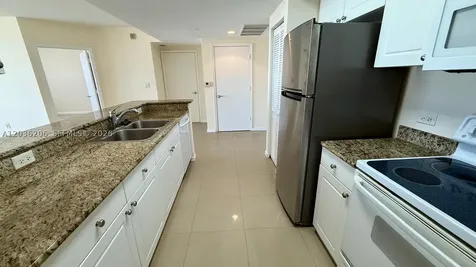 19501 W Country Club Drive Aventura FL 33180