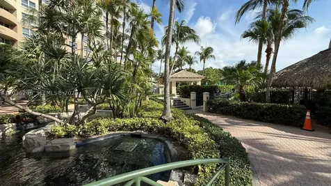 19501 W Country Club Drive Aventura FL 33180