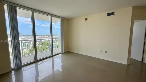 19501 W Country Club Drive Aventura FL 33180