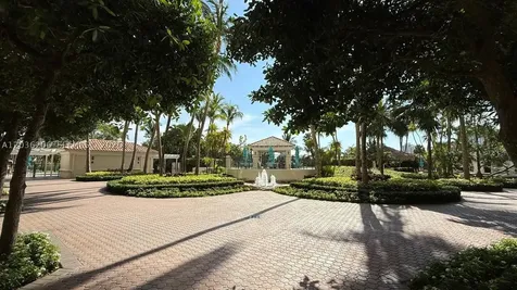 19501 W Country Club Drive Aventura FL 33180