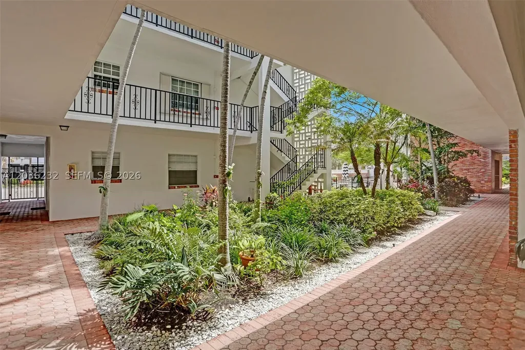 2500 NE 9th Street Fort Lauderdale FL 33304