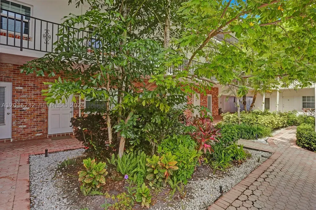 2500 NE 9th Street Fort Lauderdale FL 33304