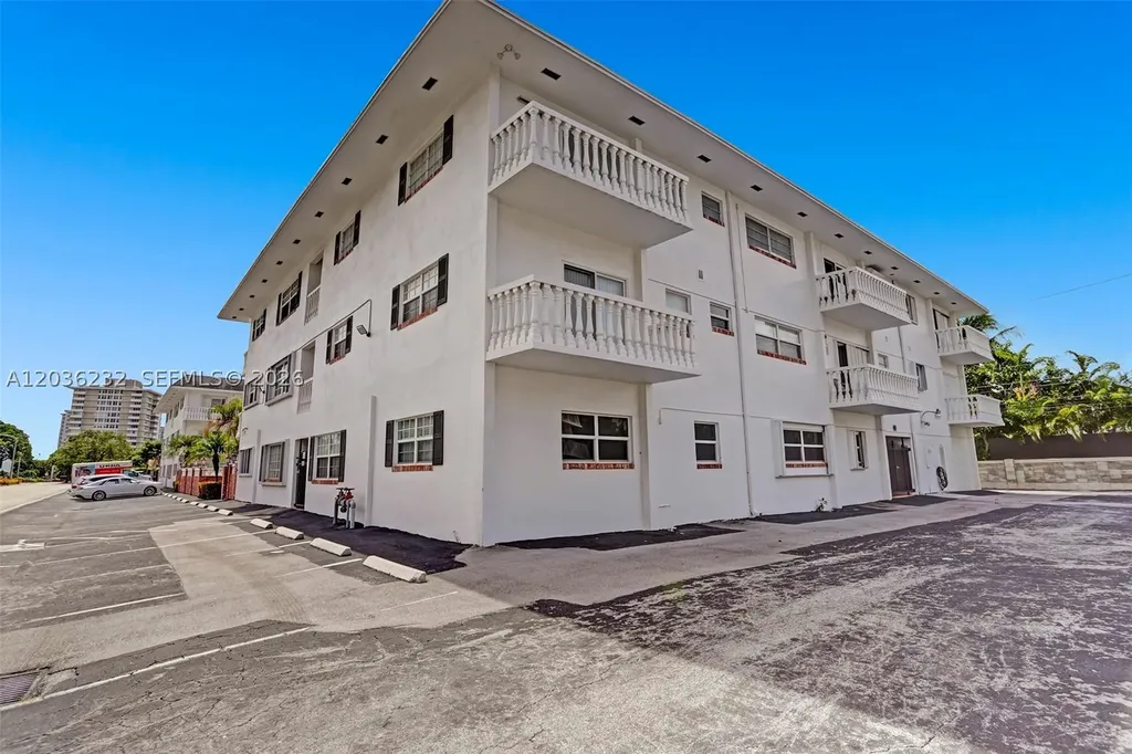 2500 NE 9th Street Fort Lauderdale FL 33304