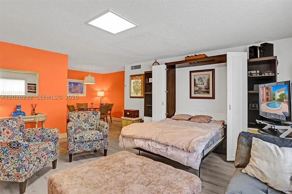 2500 NE 9th Street Fort Lauderdale FL 33304