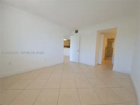 401 Ocean Drive Miami Beach FL 33139