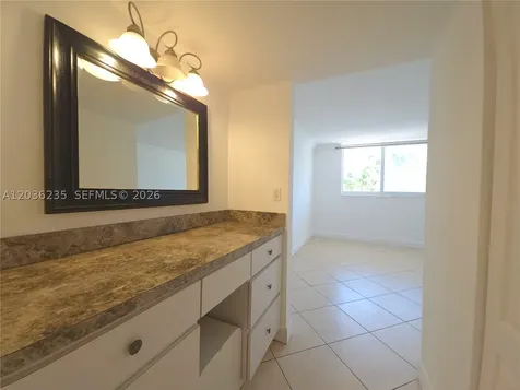 401 Ocean Drive Miami Beach FL 33139
