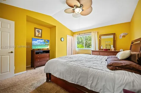 6086 Southard Street West Palm Beach FL 33411