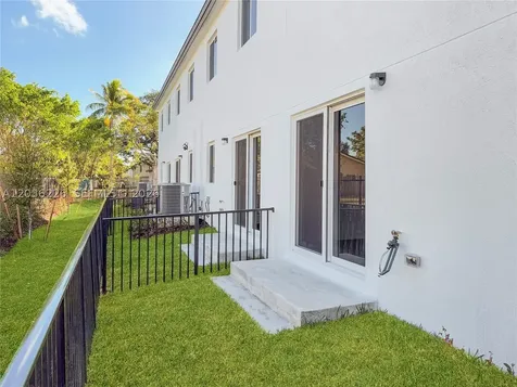 3770 SW 50th Avenue Pembroke Park FL 33023
