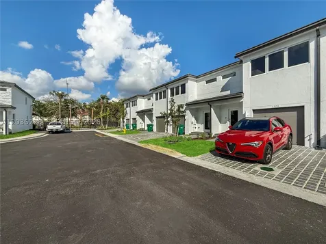 3770 SW 50th Avenue Pembroke Park FL 33023