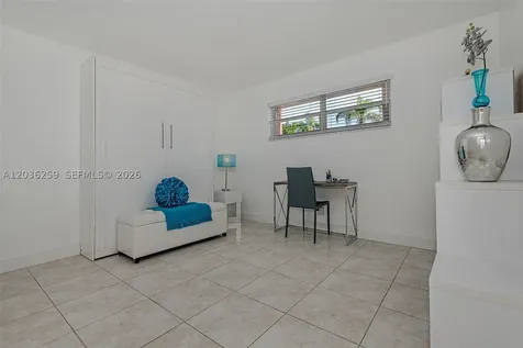 9410 N Hollybrook Lake Drive Pembroke Pines FL 33025
