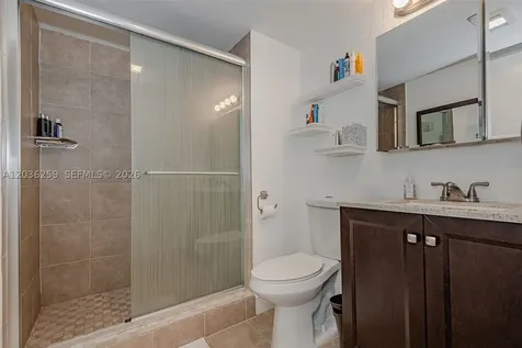 9410 N Hollybrook Lake Drive Pembroke Pines FL 33025