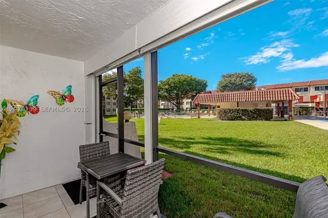 9410 N Hollybrook Lake Drive Pembroke Pines FL 33025
