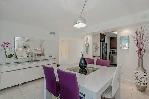 9410 N Hollybrook Lake Drive Pembroke Pines FL 33025