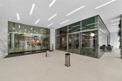 2 S Biscayne Boulevard Miami FL 33131