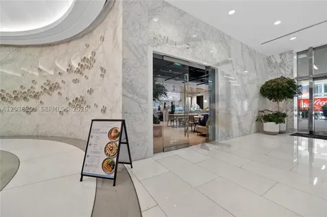 2 S Biscayne Boulevard Miami FL 33131