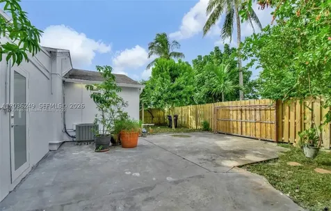 6391 SW 39th Street Miami FL 33155