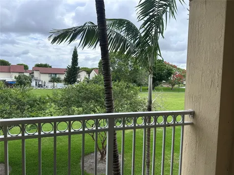10132 NW 7th Street Miami FL 33172
