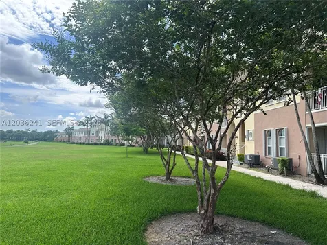 10132 NW 7th Street Miami FL 33172