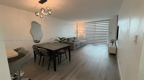1825 W 44th Place Hialeah FL 33012