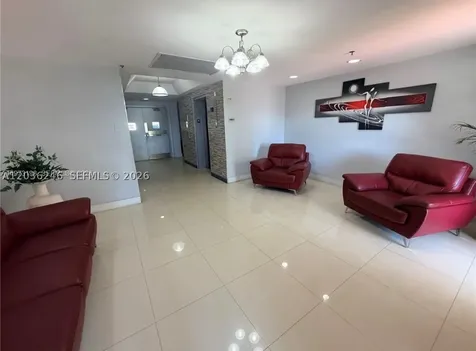 1825 W 44th Place Hialeah FL 33012
