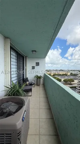 1825 W 44th Place Hialeah FL 33012