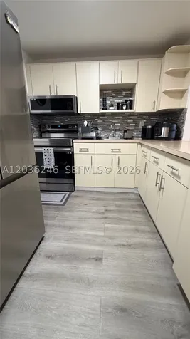 1825 W 44th Place Hialeah FL 33012