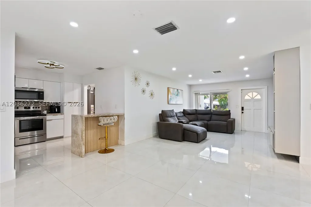 706 N 32nd Court Hollywood FL 33021