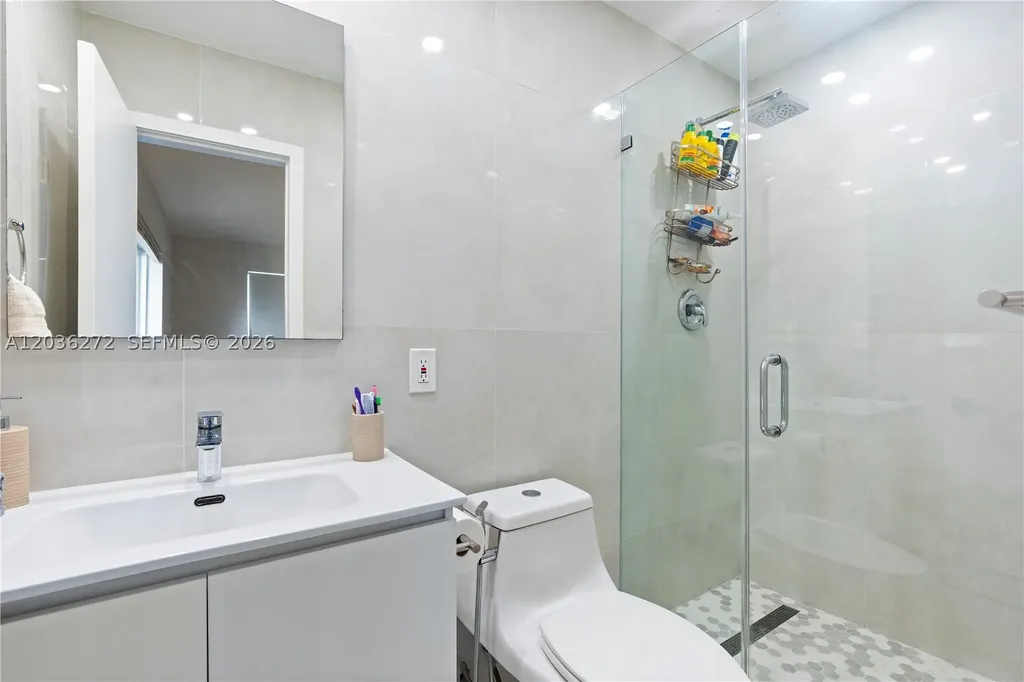 706 N 32nd Court Hollywood FL 33021