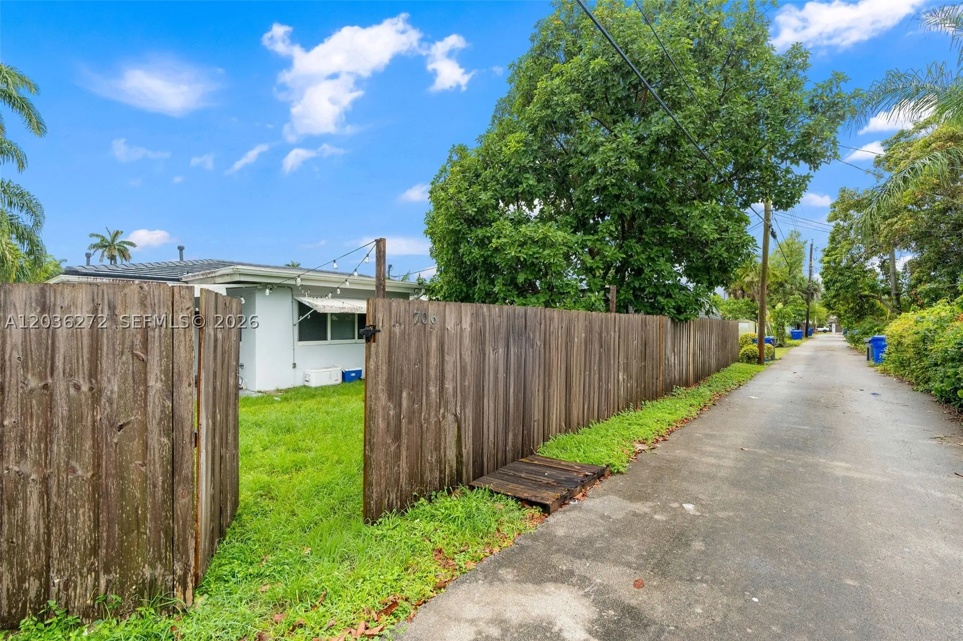 706 N 32nd Court Hollywood FL 33021