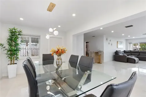 706 N 32nd Court Hollywood FL 33021