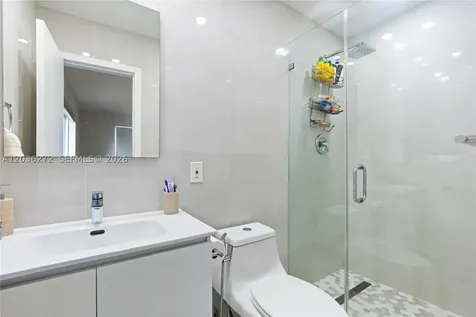 706 N 32nd Court Hollywood FL 33021