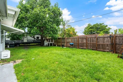 706 N 32nd Court Hollywood FL 33021