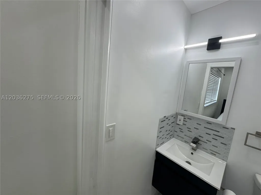2192 NE 56th Court Fort Lauderdale FL 33308