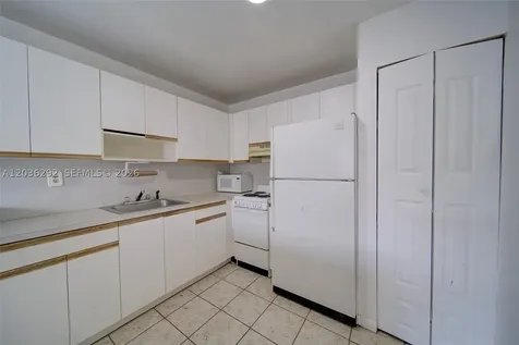 7620 - 7622 SW 21st Street Miami FL 33155