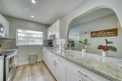 7620 - 7622 SW 21st Street Miami FL 33155