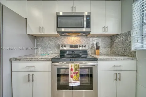 7620 - 7622 SW 21st Street Miami FL 33155