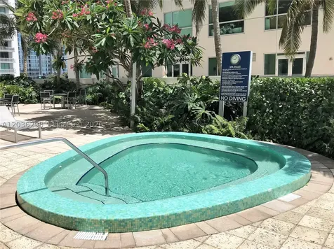185 SW 7th Street Miami FL 33130