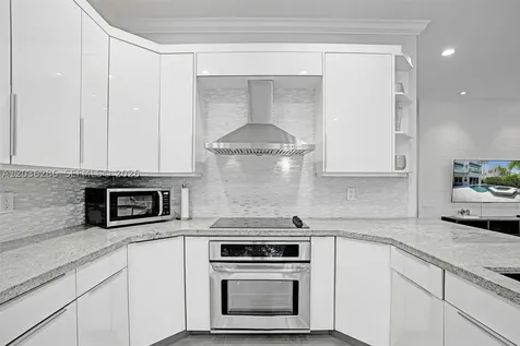453 SW 5th Avenue Fort Lauderdale FL 33315
