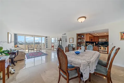 11 Island Avenue Miami Beach FL 33139