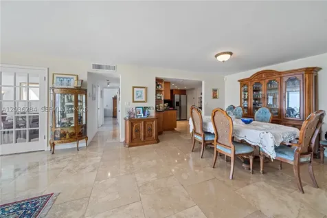 11 Island Avenue Miami Beach FL 33139