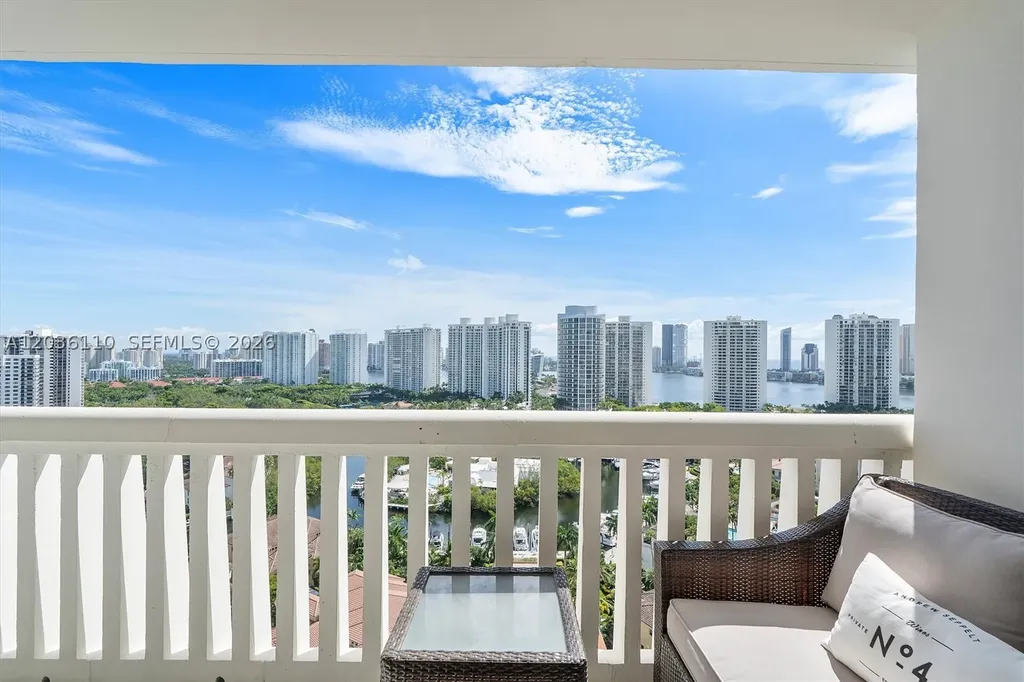 1000 W Island Boulevard Aventura FL 33160