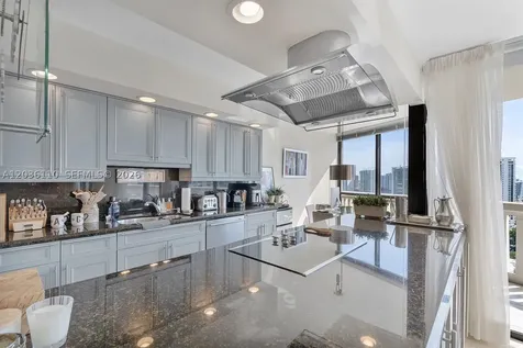 1000 W Island Boulevard Aventura FL 33160