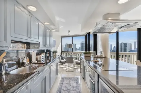 1000 W Island Boulevard Aventura FL 33160