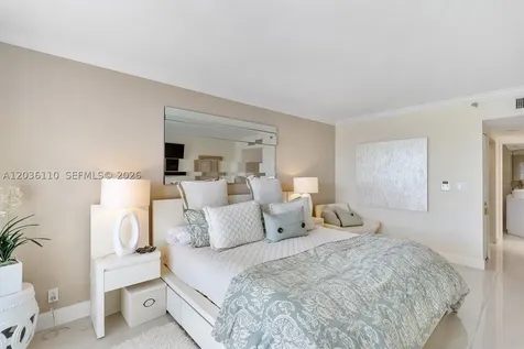 1000 W Island Boulevard Aventura FL 33160